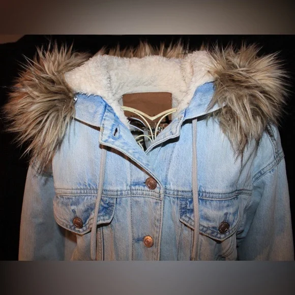 American Eagle Sherpa-lined Denim Bomber Jacket with Fur Hood Women's XXS - Picture 2 of 10